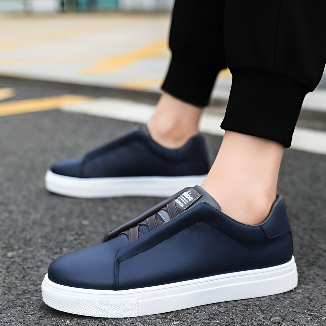 James | Classic Sneakers